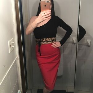 Zara woman red skirt